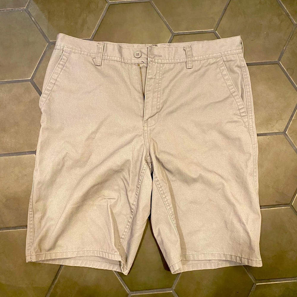 Men’s Freeworld Shorts- Size 34 Waist
